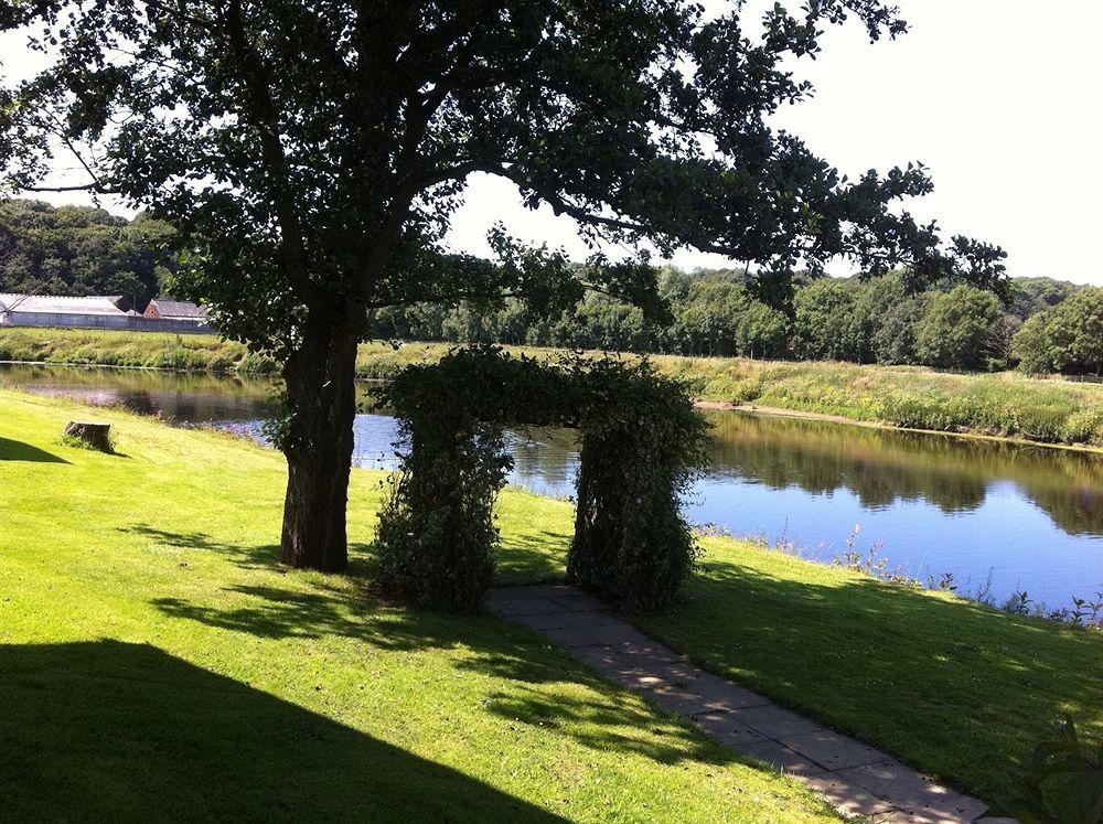 Macdonald Tickled Trout Hotel Preston  Extérieur photo